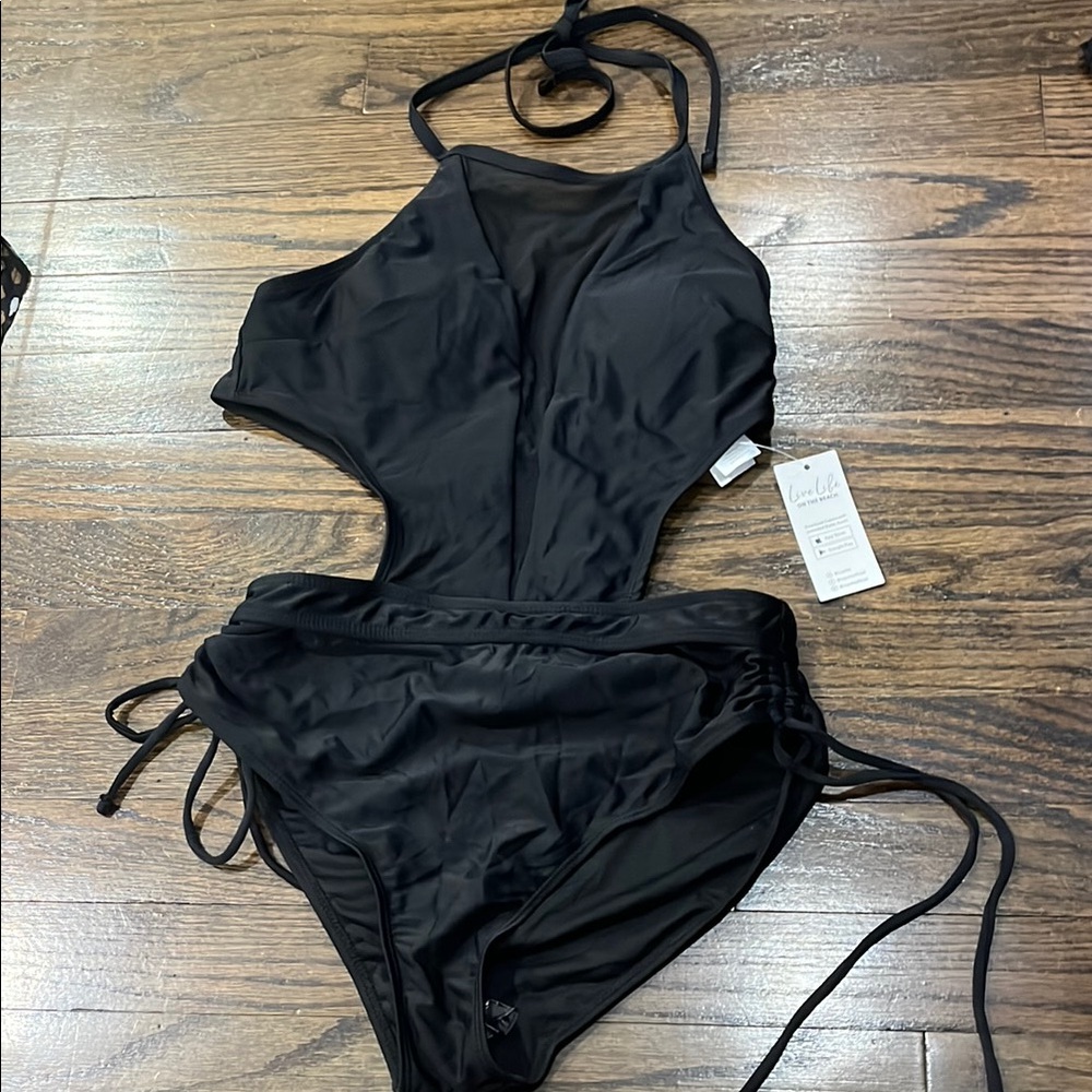 Cupshe Black Halter One-Piece Swimsuit